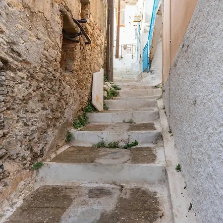 The Castle House Kea * Ioulis